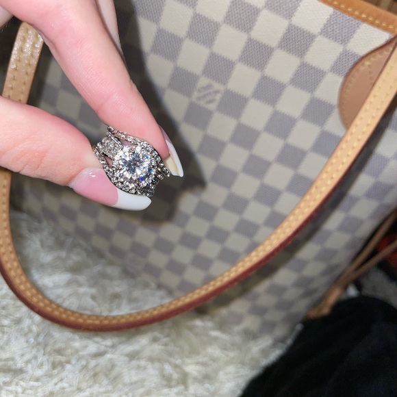 Gorgeous crystal ring - Picture 7 of 7